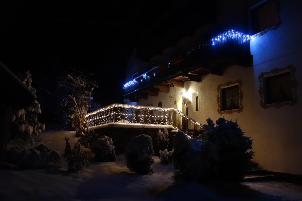 Hotel Haus Fiegl Oetz Exterior foto